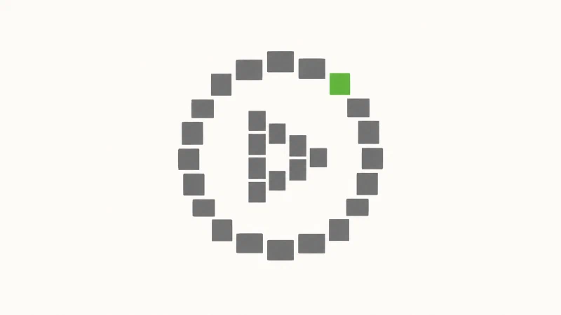 Minimalistische geometrische Illustration: ein rundes Play-Symbol aus Graublöcken vor cremeweißem Hintergrund, ein Segment in Akzentgrün hervorgehoben, symbolisiert Autoplay als still ablaufenden Prozess